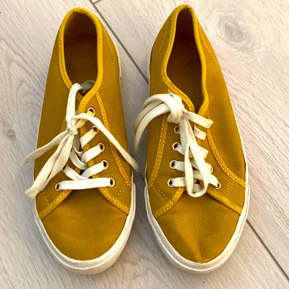 Pre worn Old Navy Mustard/Yellow sneaker
